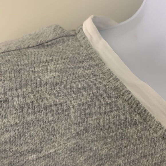 Two by VINCE CAMUTO, long sleeve, hi-low, blouse, cotton/rayon. Great condition - Picture 3 of 10